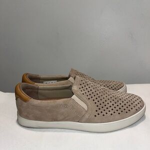 Dr. Scholls tan slip on sneakers